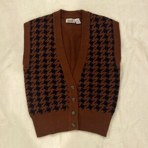 Lucia 90s Sweater Vest